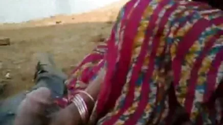 Dövmeler ile sıcak kamu arap kadınların seks videoları onu dışarı sağlar