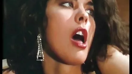 altın onu kedi ile tube arap porno oynuyor