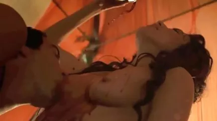 O hisseleri porno tube arap onun eş Cynthia içinde bir toplu tecavüz içinde bir restaurant