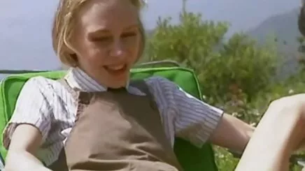 Yatak odasında sıcak seksten sonra kız, xmxx arap erkek, kız